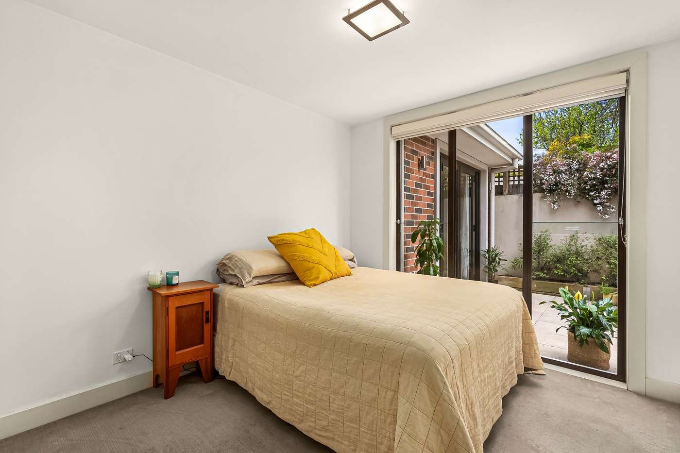 2/216 Belmore Road, Balwyn image 7