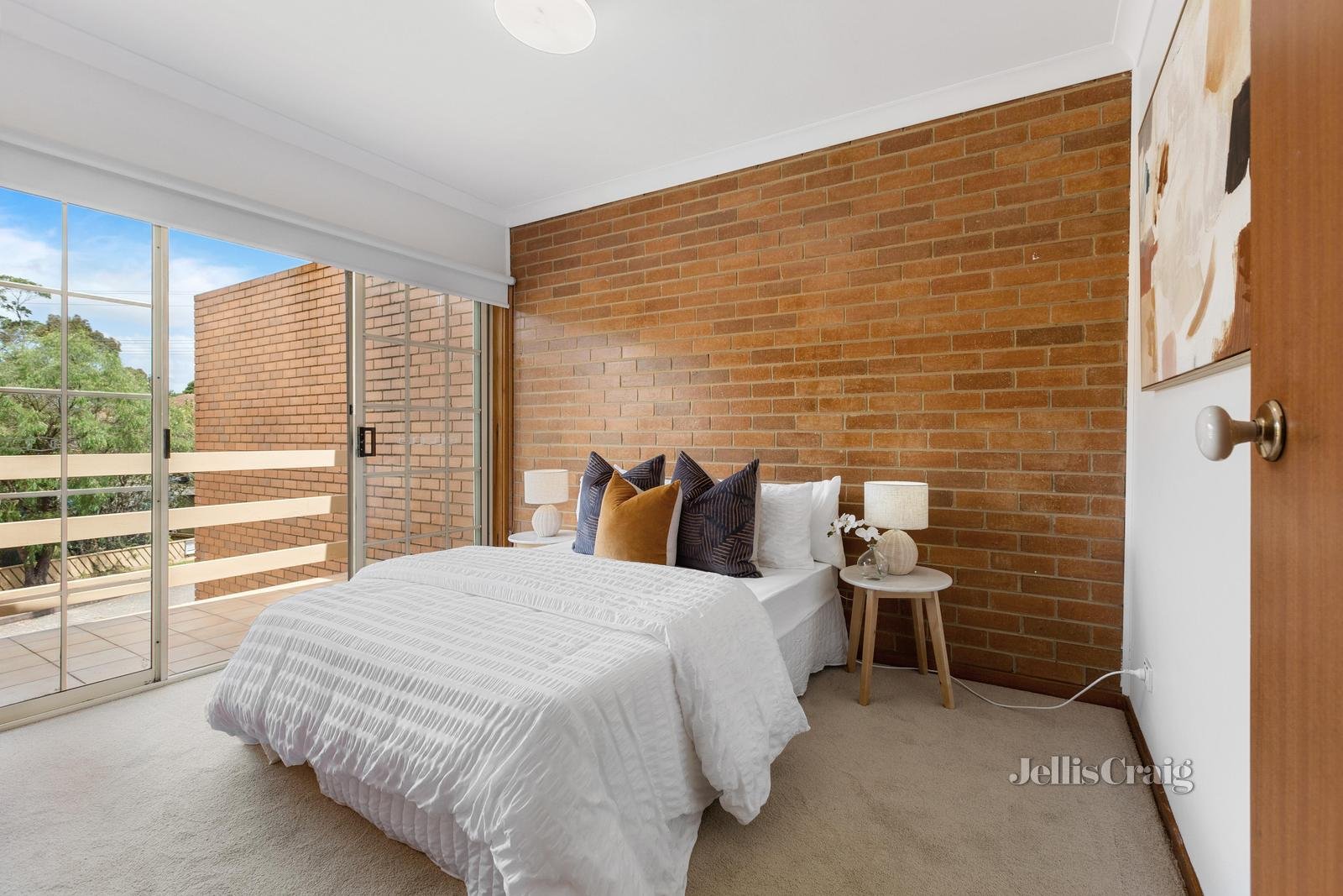 2/219-223 Mahoneys Road, Forest Hill image 6
