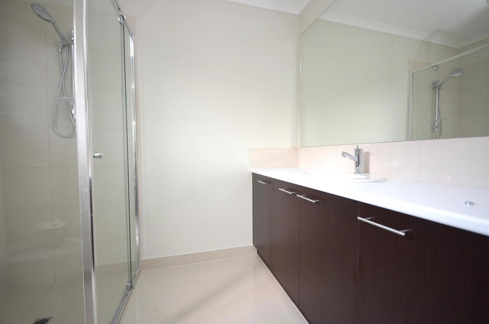 2/219 Finch Street, Ballarat&nbsp;East image 5