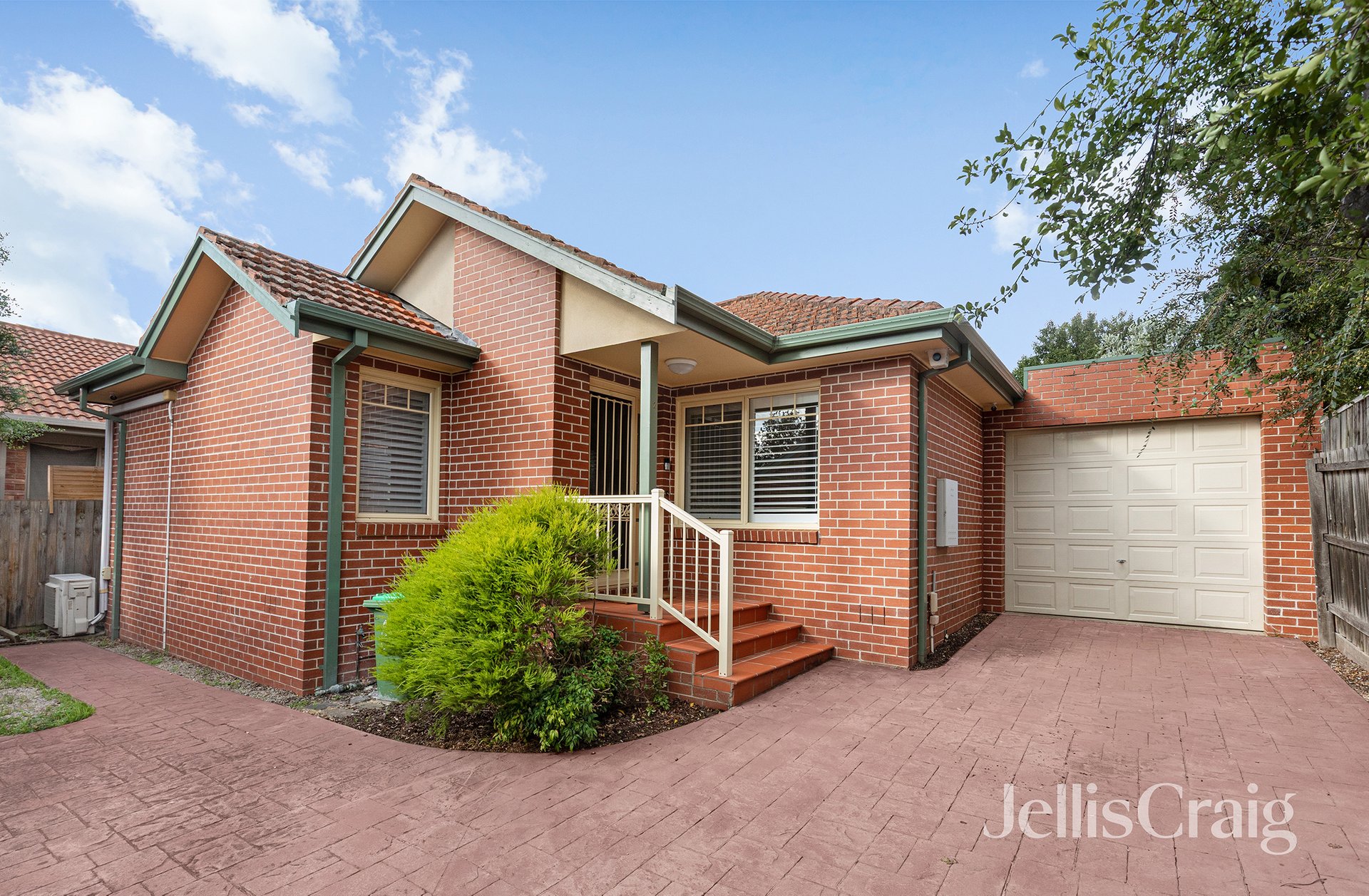 2/219 Waterdale Road, Ivanhoe image 1