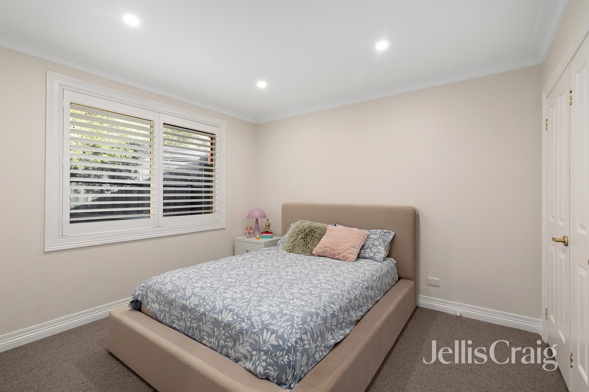 2/219 Waterdale Road, Ivanhoe image 6