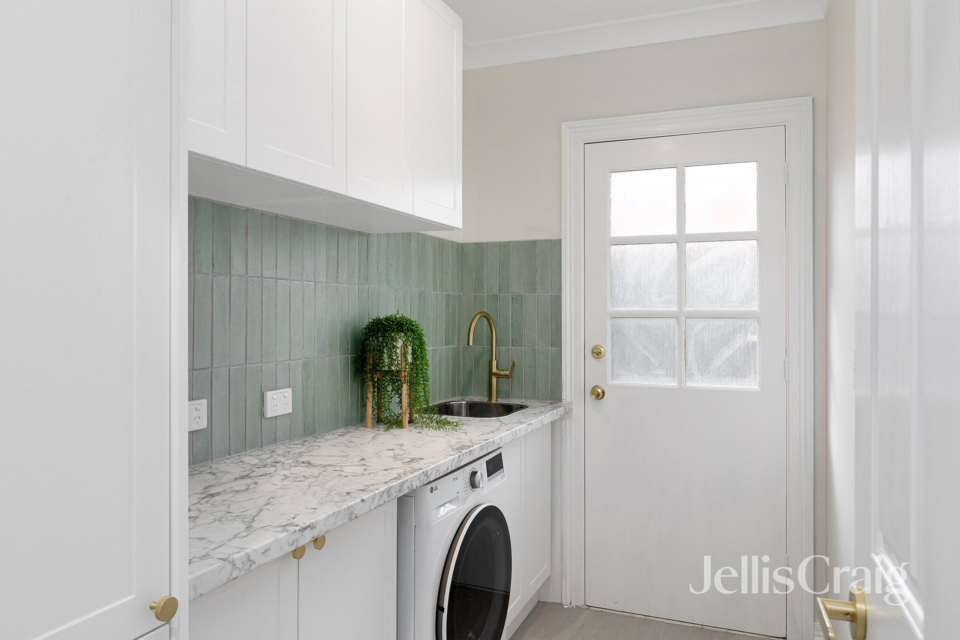 2/219 Waterdale Road, Ivanhoe image 8