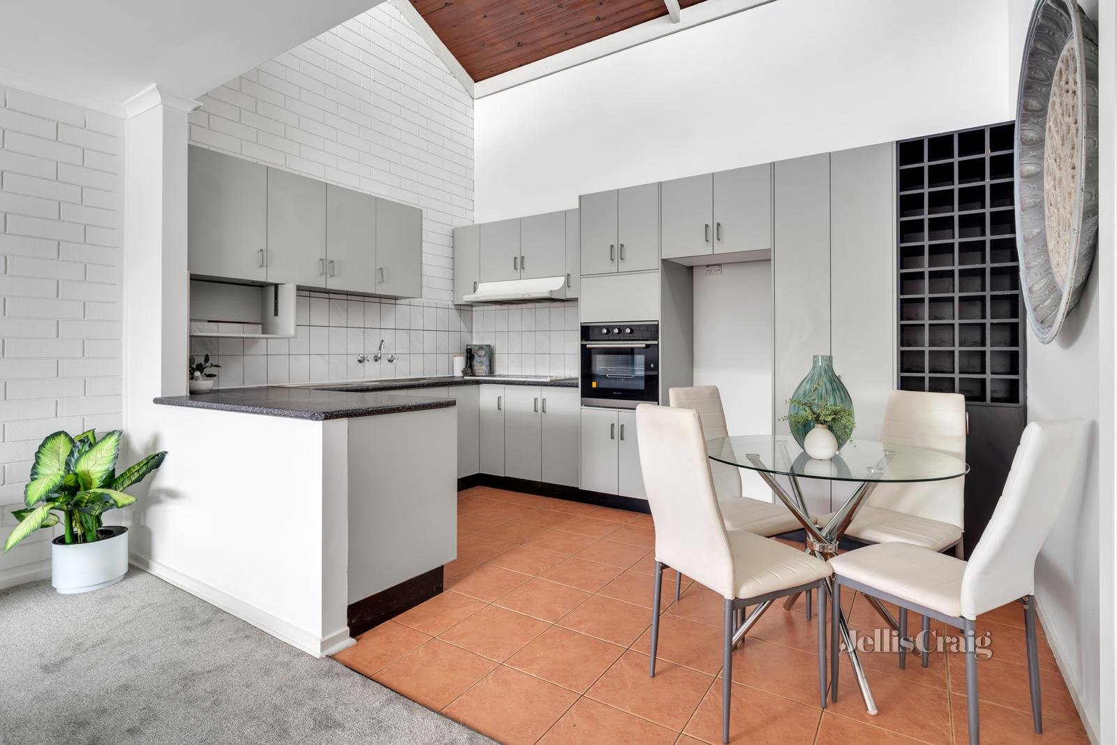 2/22-24 Richards Street, Coburg image 4