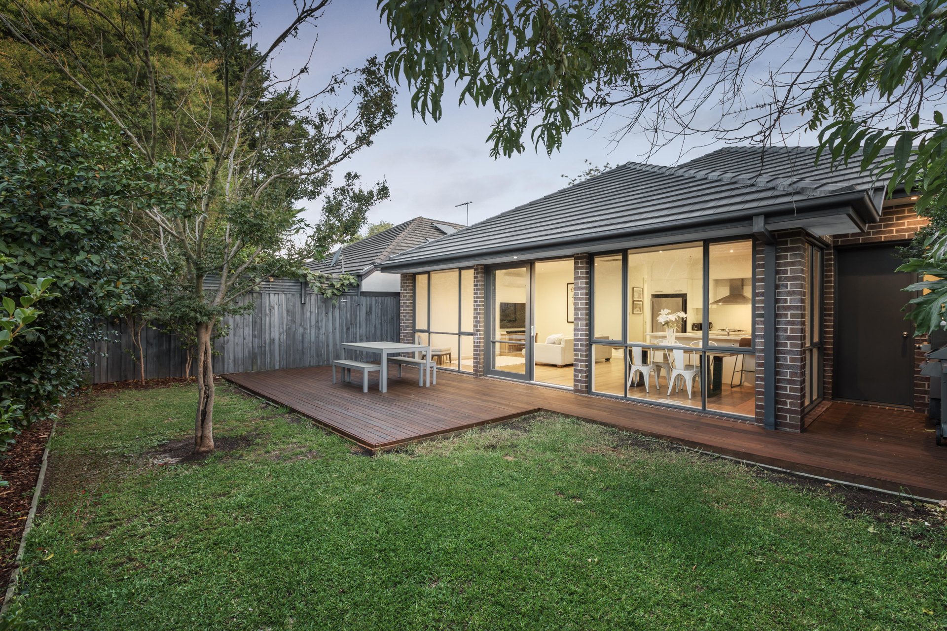 2/22 Beech Street, Surrey Hills image 8