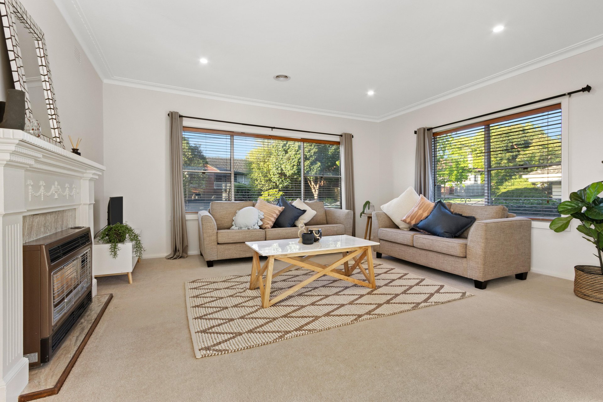 2/22 Chestnut Street, Surrey Hills image 2