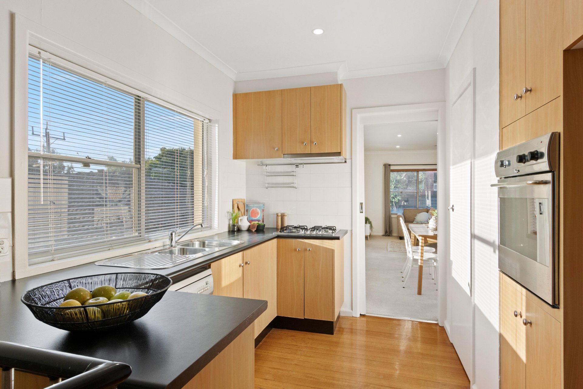 2/22 Chestnut Street, Surrey Hills image 4