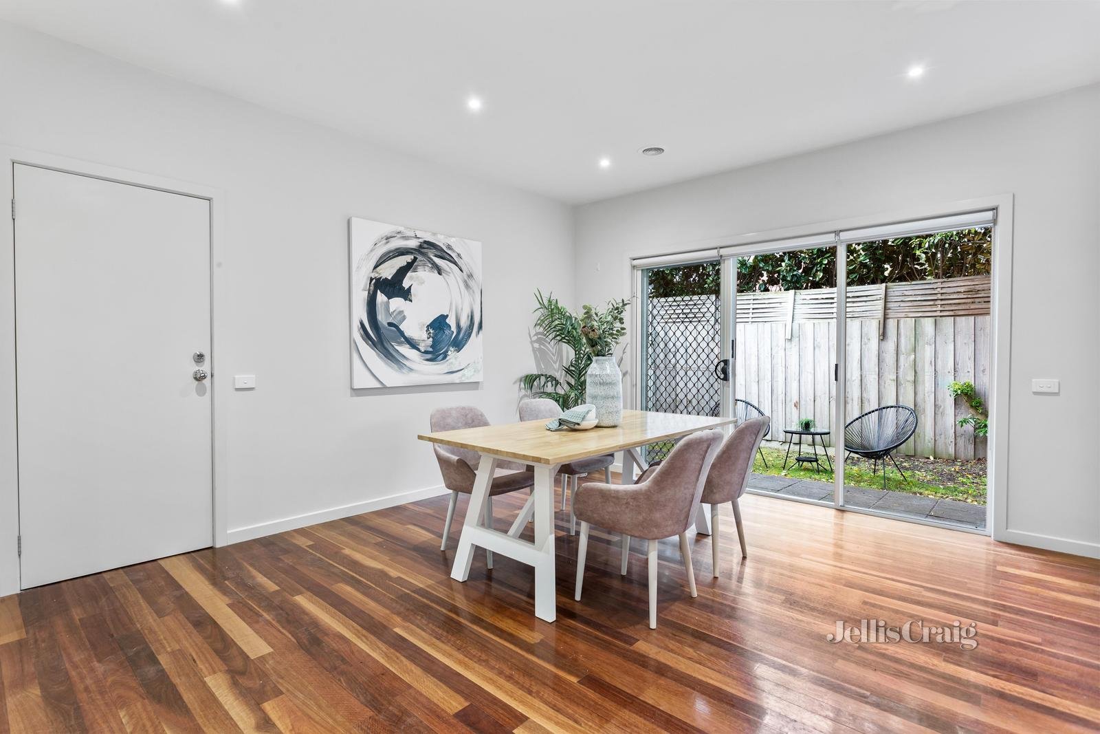 2/22 Hilton Street, Mount Waverley image 5