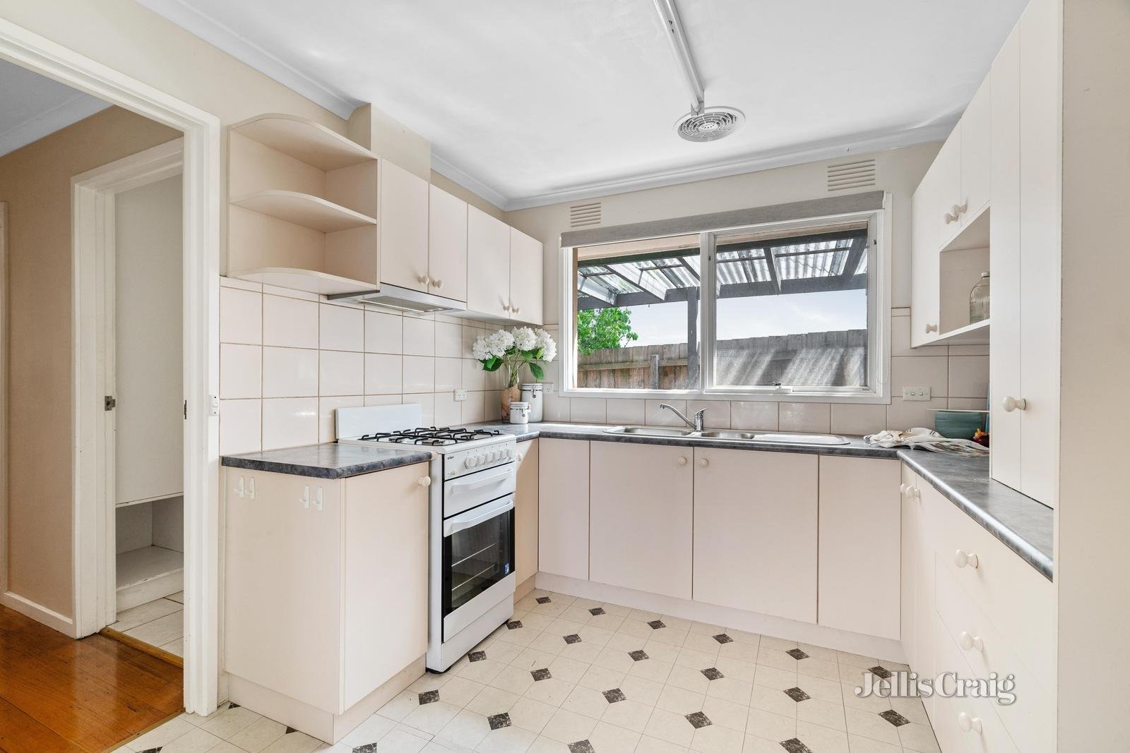 2/22 Nevis Street, Camberwell image 5