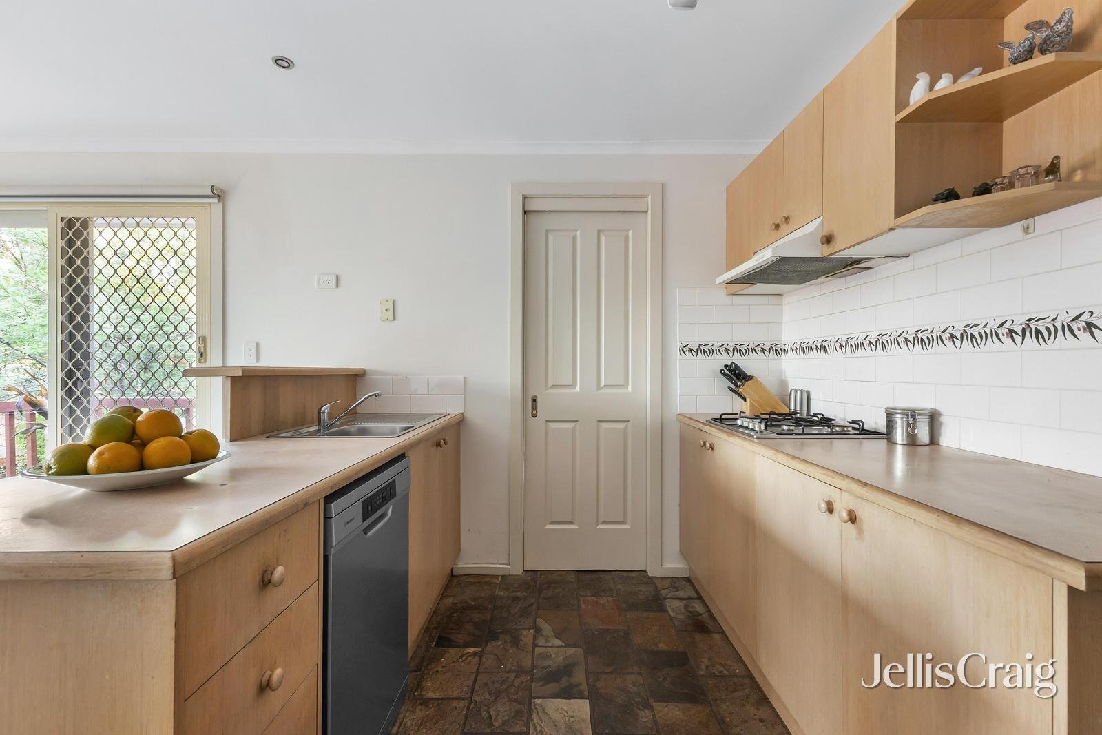 2/22 Nicholson Close, Research image 4