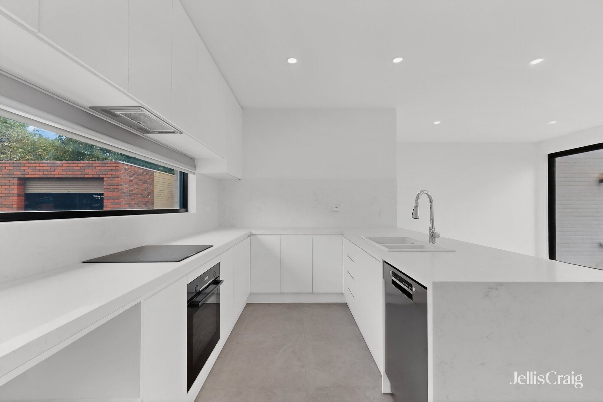 2/22 North Street, Ascot Vale image 3