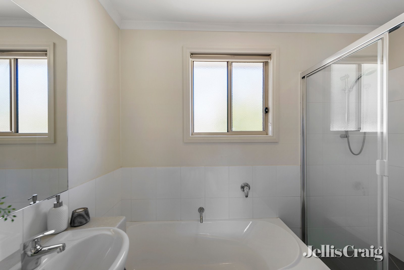 2/22 Oliver Street, Ringwood image 4