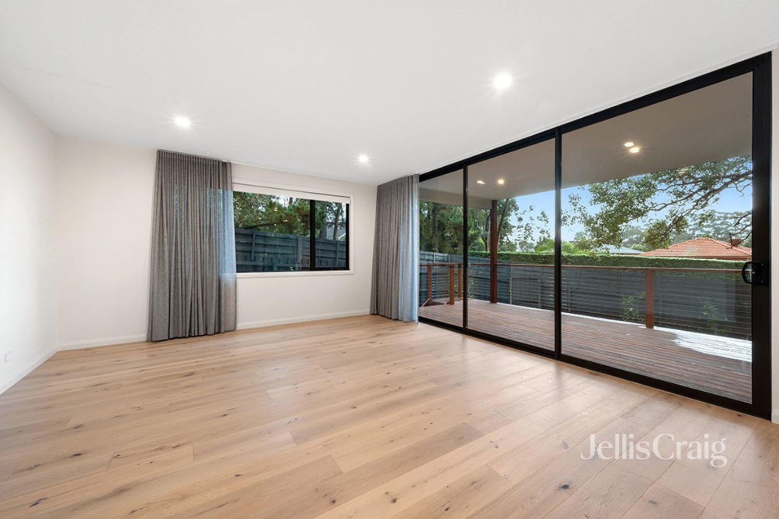2/22 Patrick Cl, Greensborough image 2