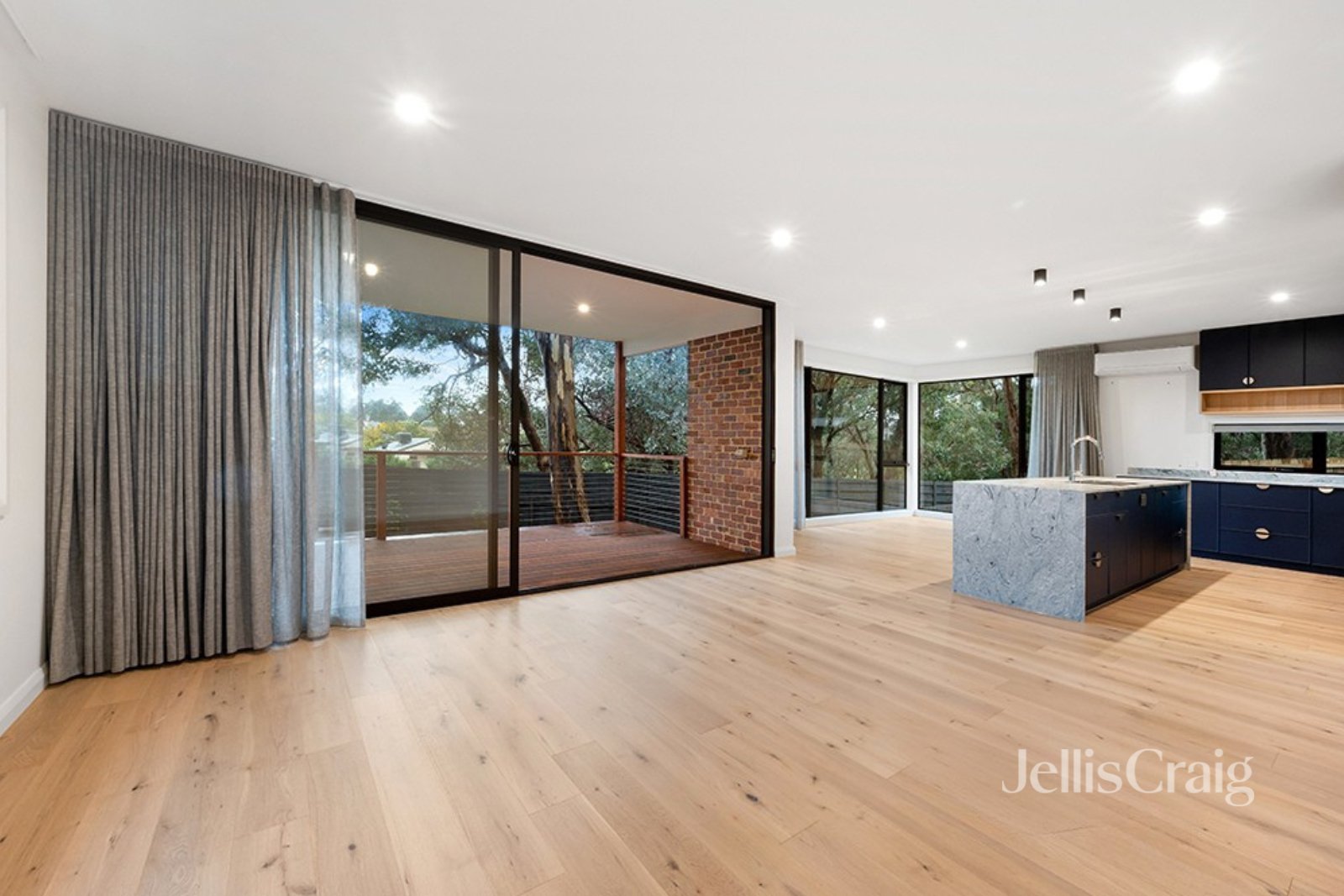 2/22 Patrick Cl, Greensborough image 3