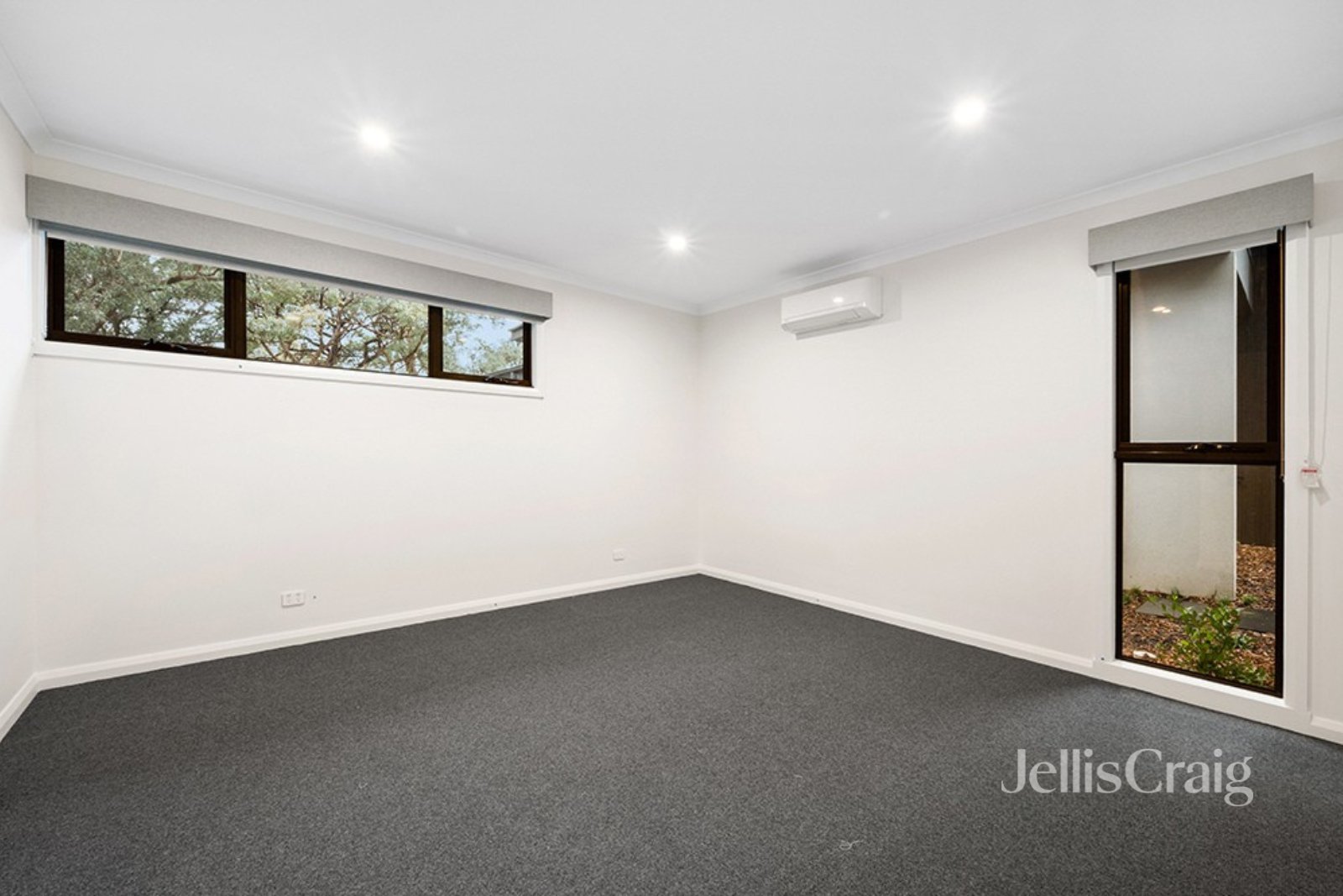 2/22 Patrick Cl, Greensborough image 5