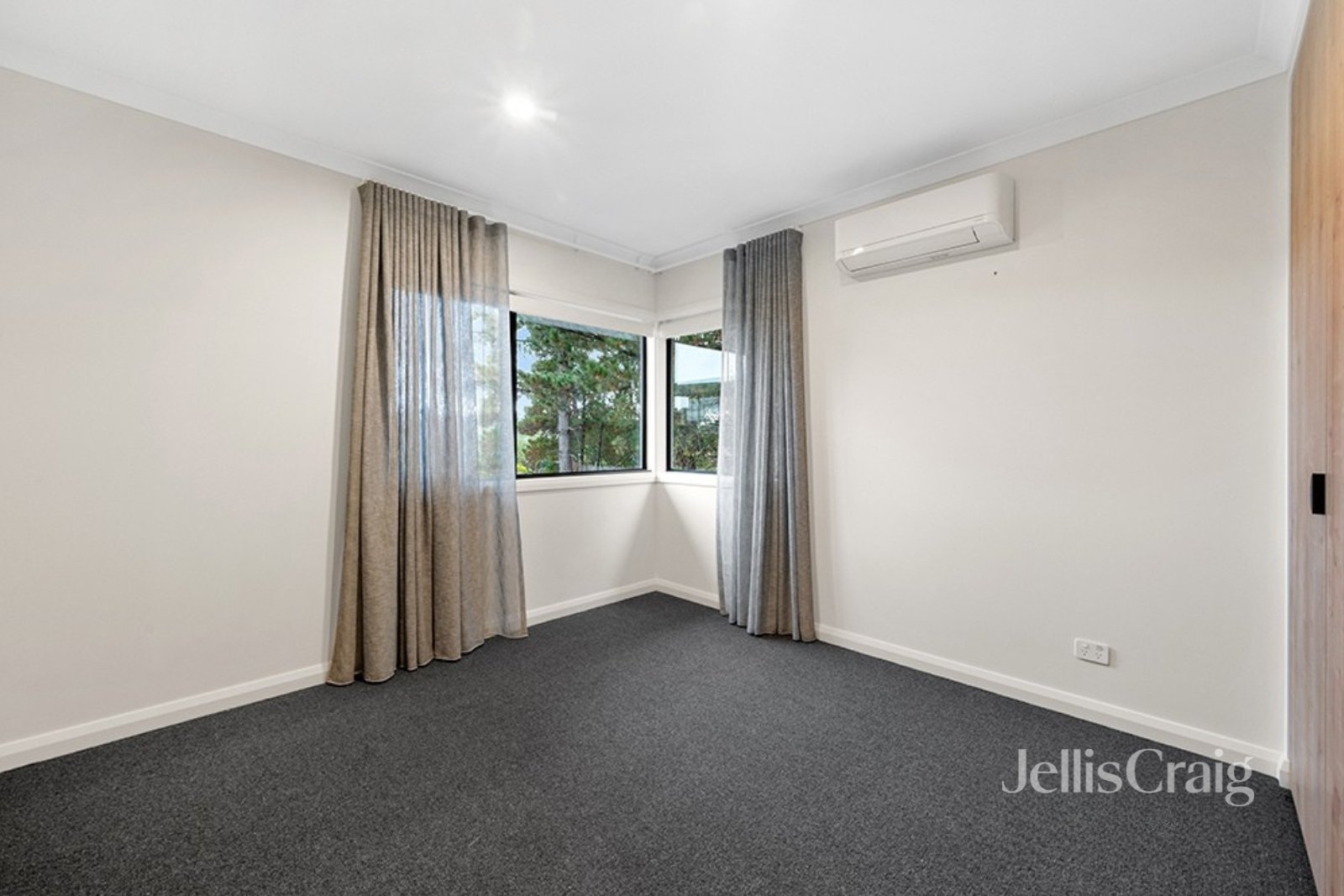 2/22 Patrick Cl, Greensborough image 9