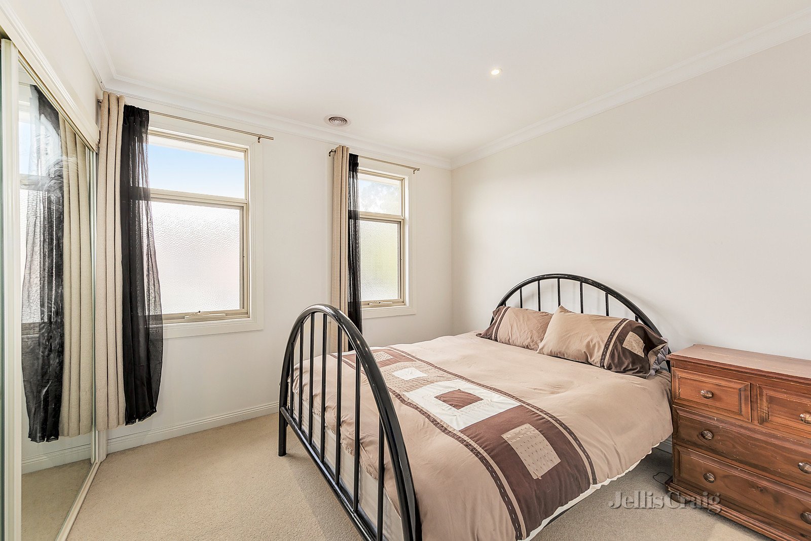 2/22 Scott Grove, Burwood image 3