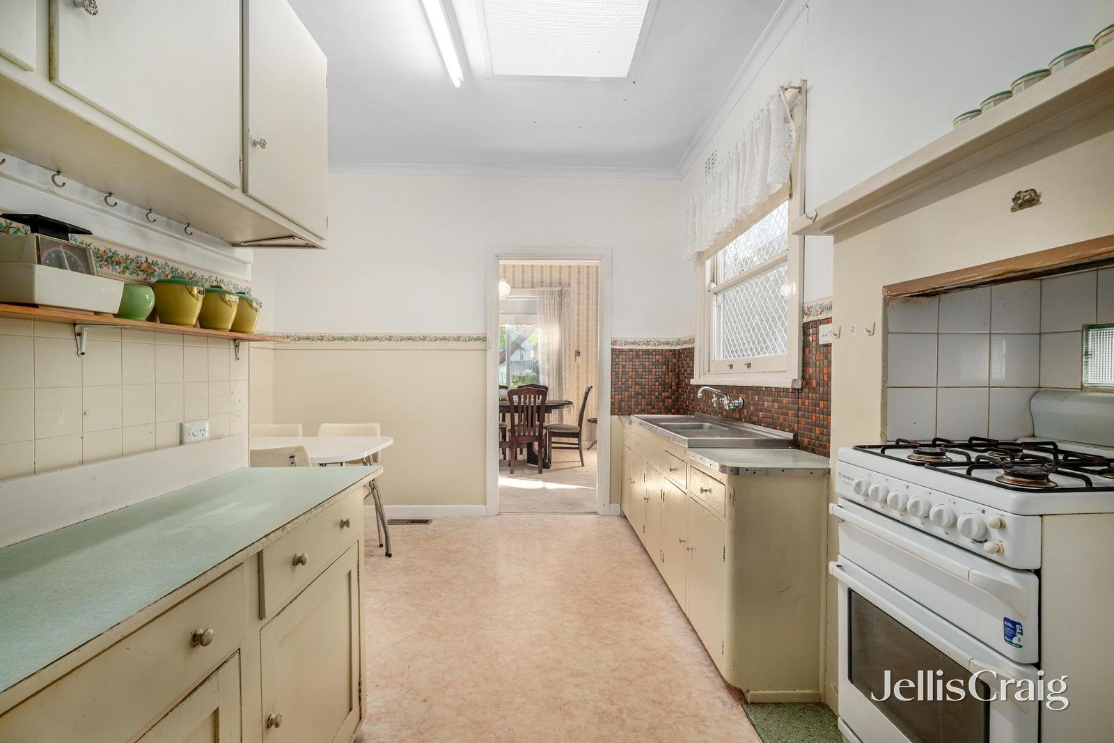 222 Springfield Road, Blackburn image 4