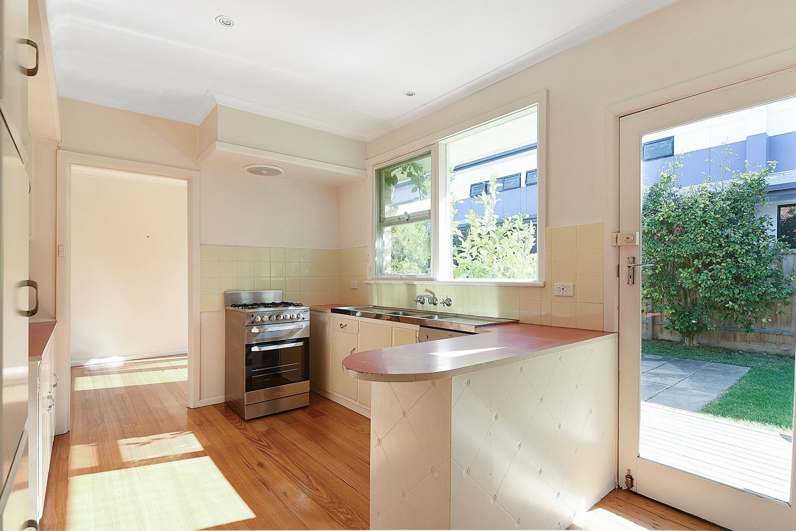2 / 22 Well Street BRIGHTON