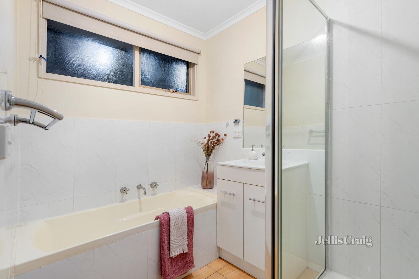 2/22 William Street, Greensborough image 6