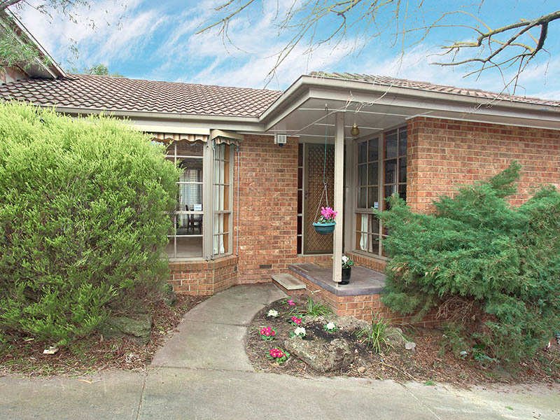 2/22 William Street, Ringwood image 1