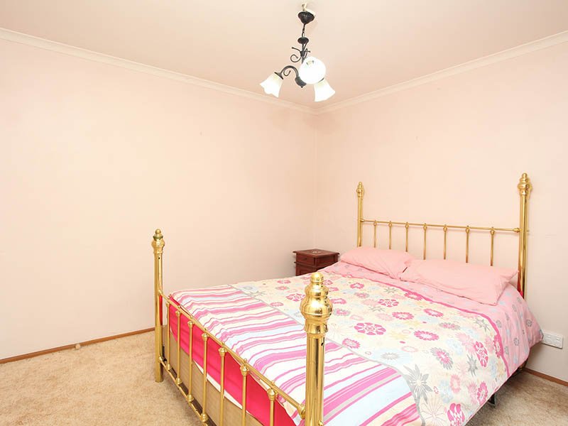 2/22 William Street, Ringwood image 4
