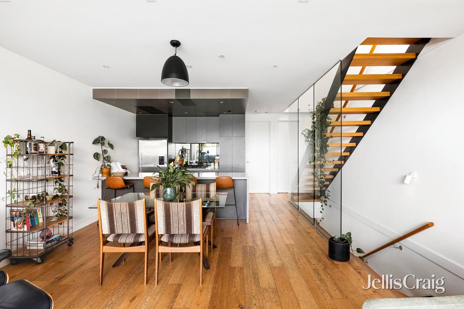 222/15 Lithgow Street, Abbotsford image 3