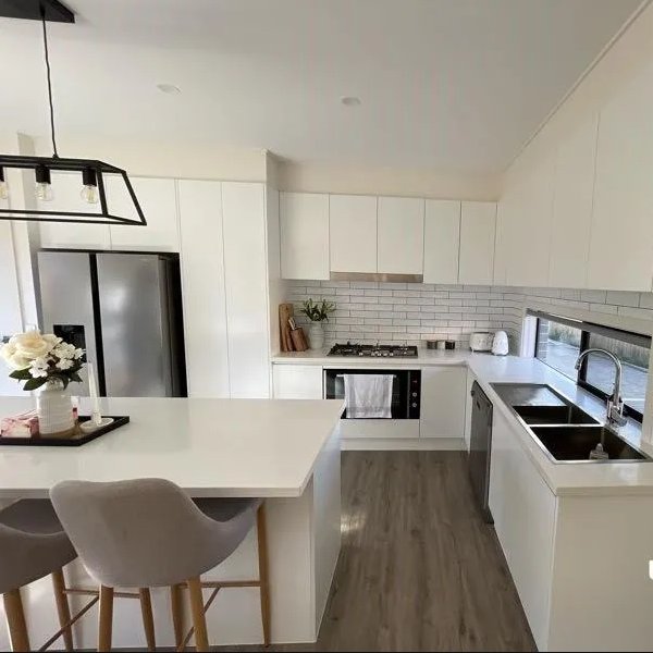 2/224 Waiora Road, Rosanna image 2