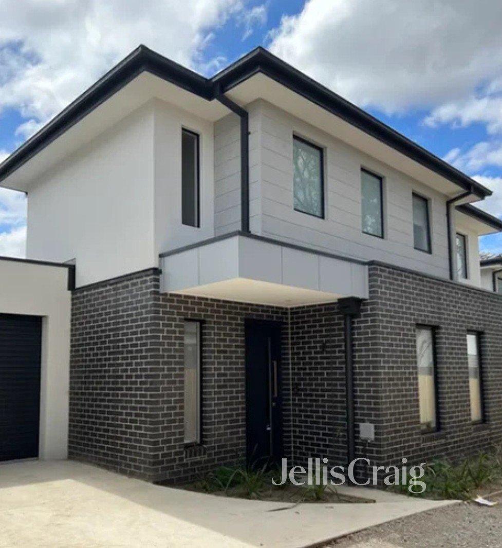 2/224 Waiora Road, Rosanna image 1