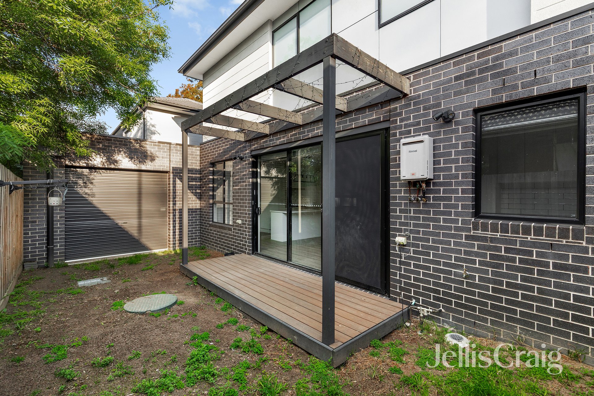 2/224 Waiora Road, Rosanna image 10