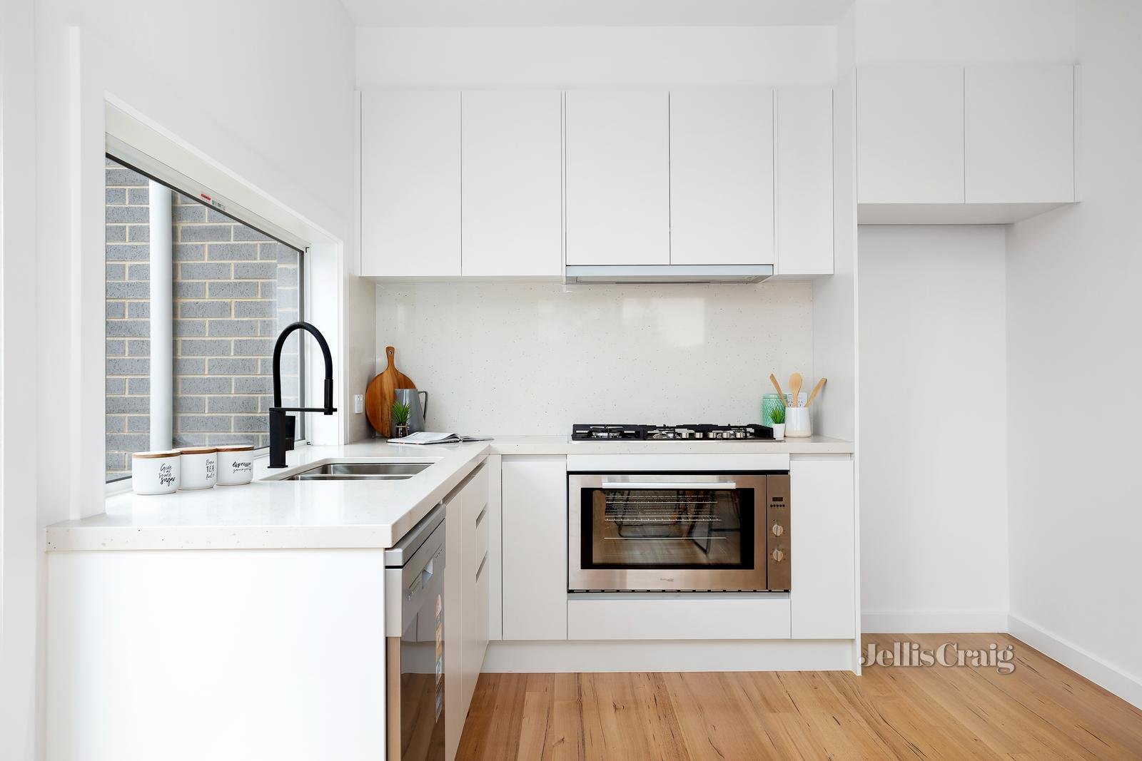 2/227 Waiora Road, Heidelberg Heights image 5