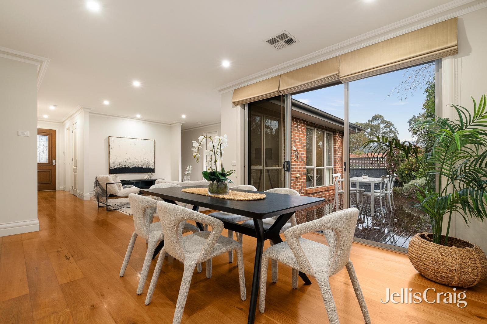 2/22a Hamilton Avenue, Blackburn image 5