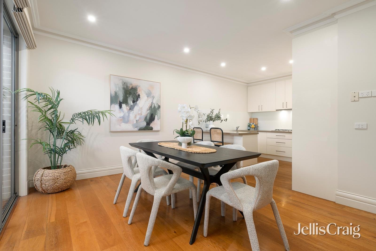 2/22a Hamilton Avenue, Blackburn image 6