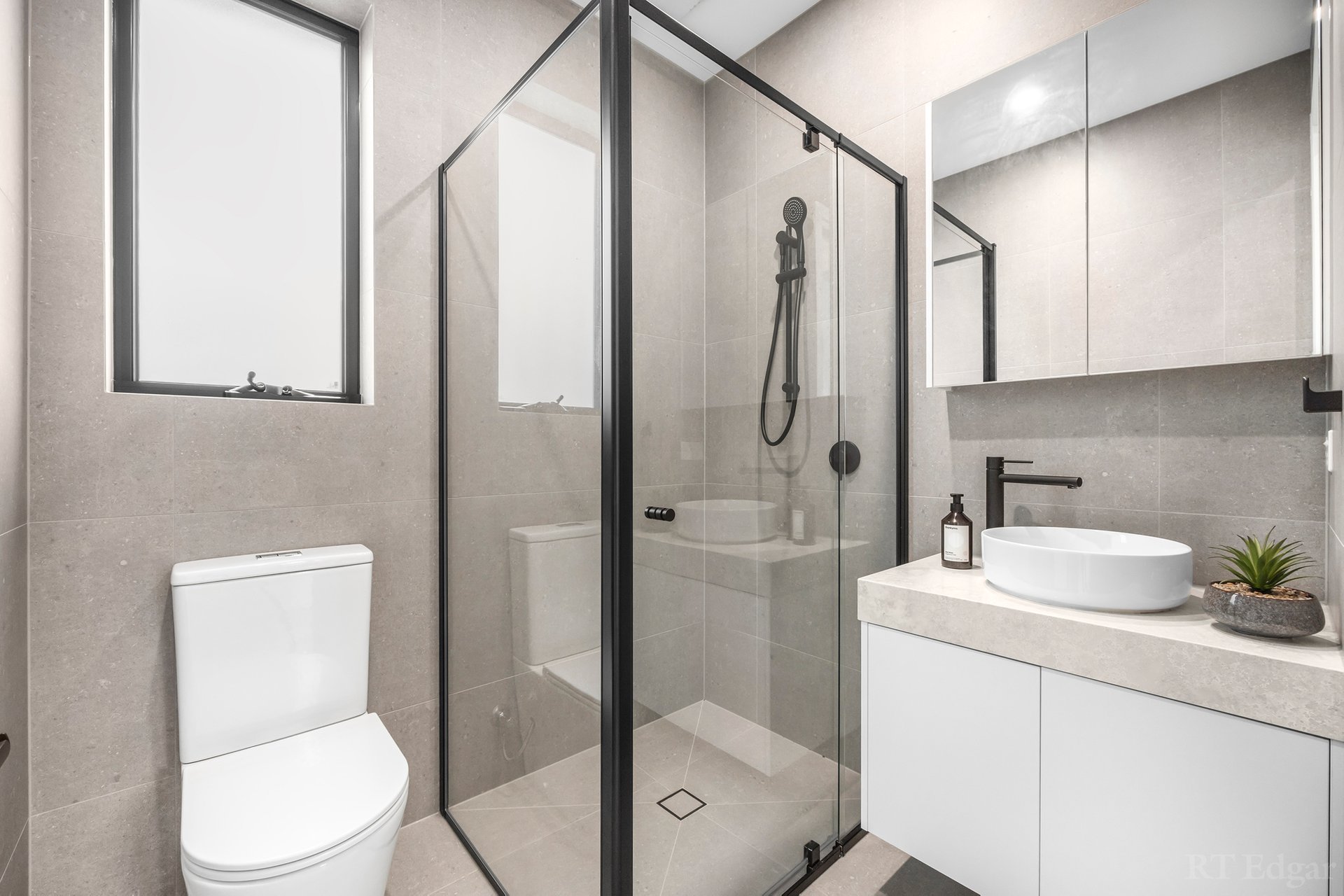 Property Gallery Thumbnail 8