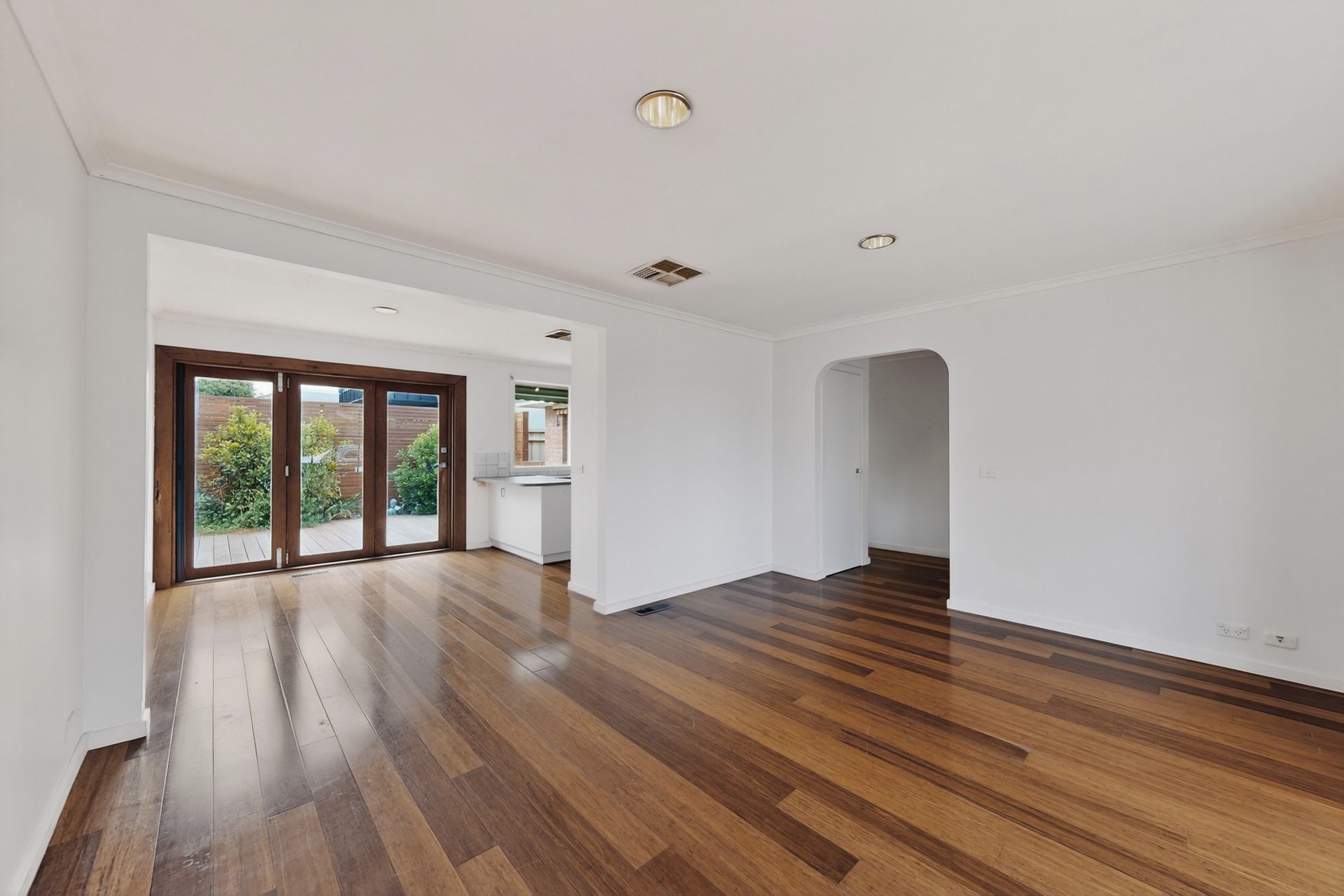 2/23 Browns Road, Bentleigh East image 1