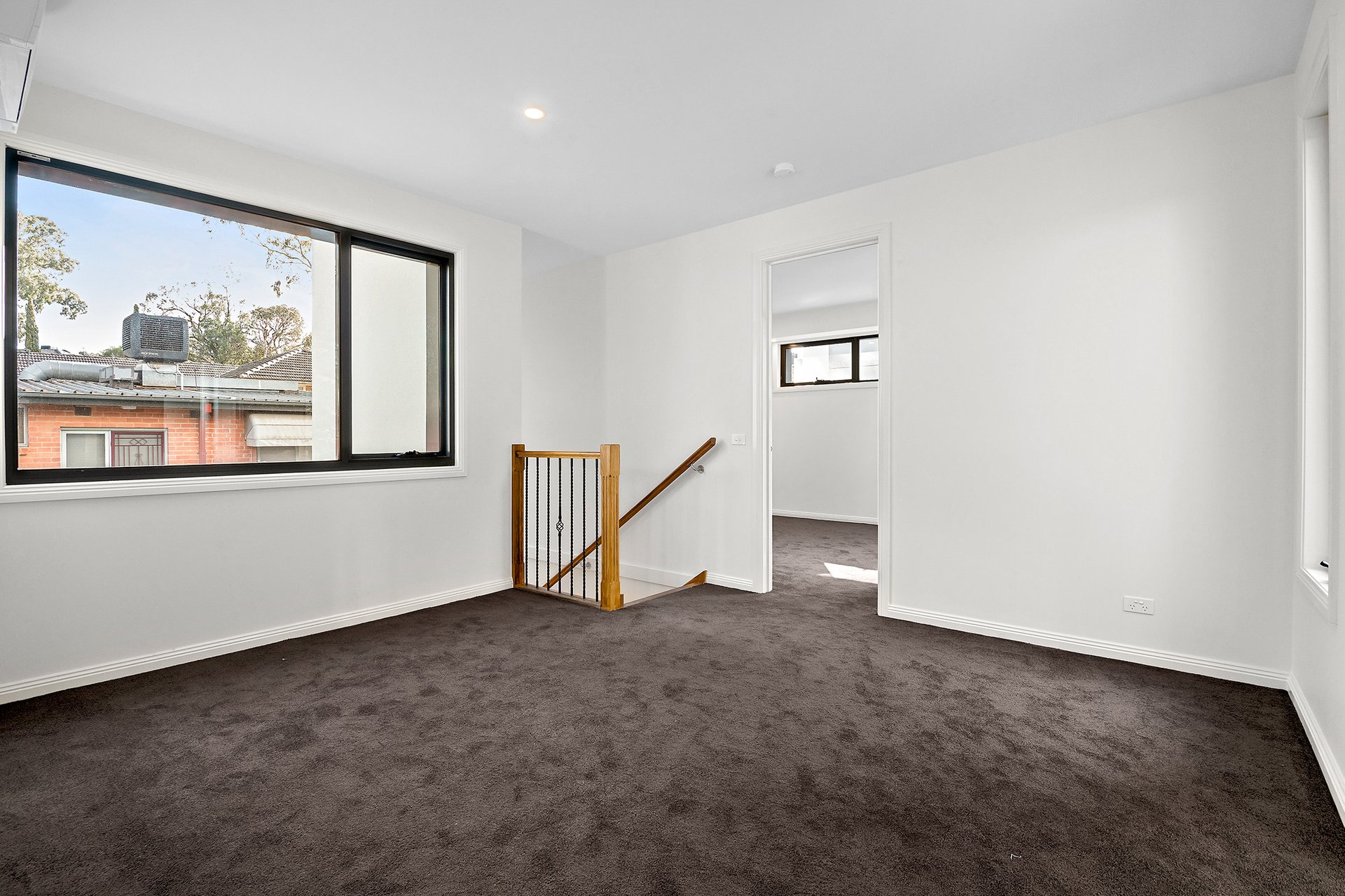 Property Gallery Thumbnail 3