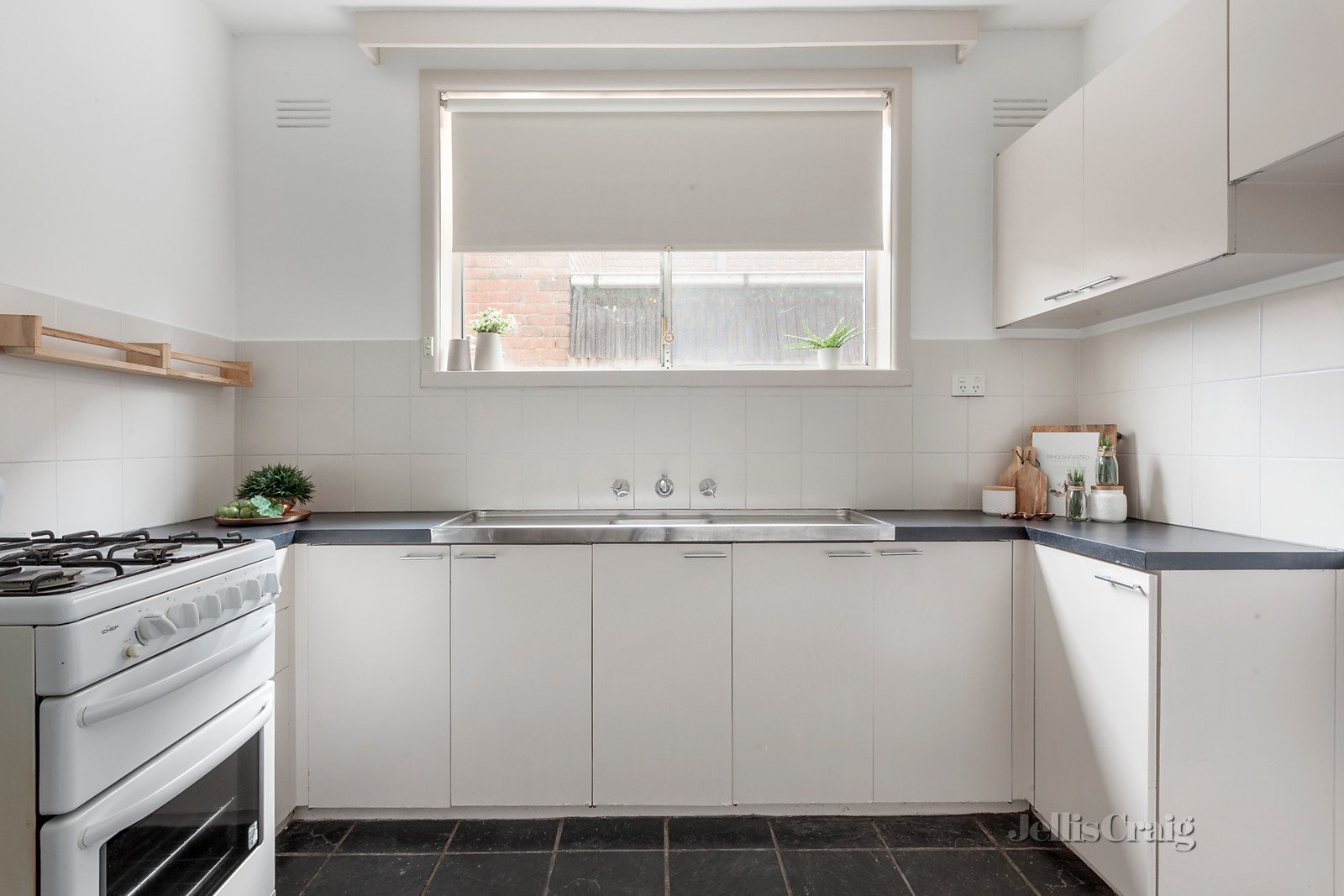 2/23 Elizabeth Street, Bentleigh East image 6