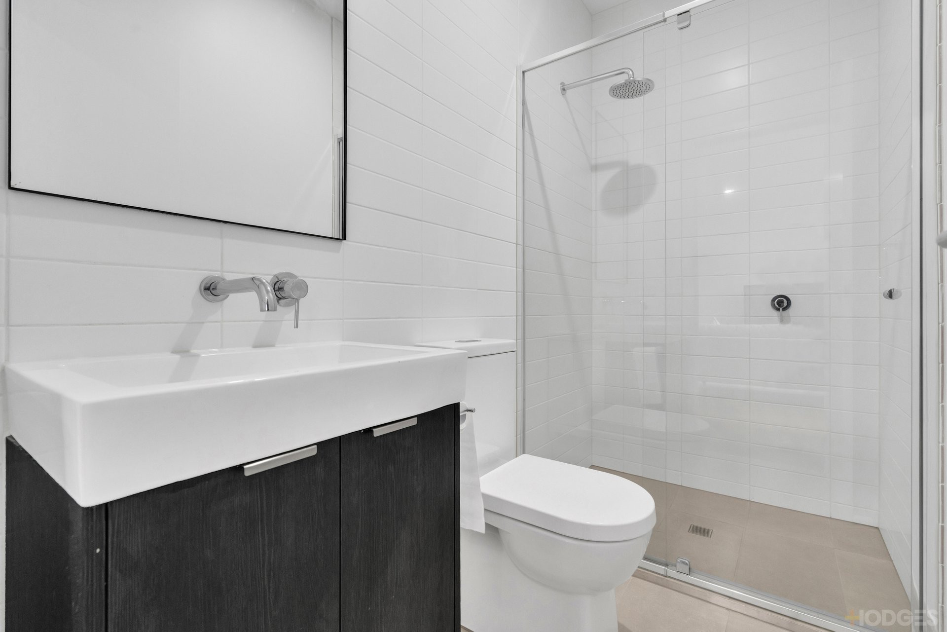 2 / 23 Jean Street Cheltenham