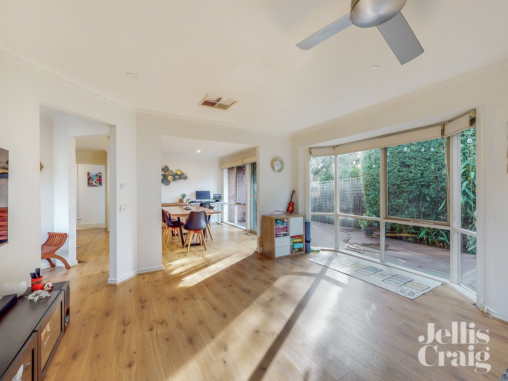 2/23 Jeffrey Street, Bentleigh image 5