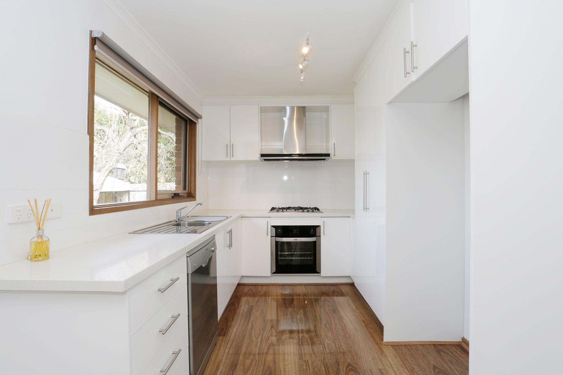 2/23 Koonung Road, Blackburn North image 2
