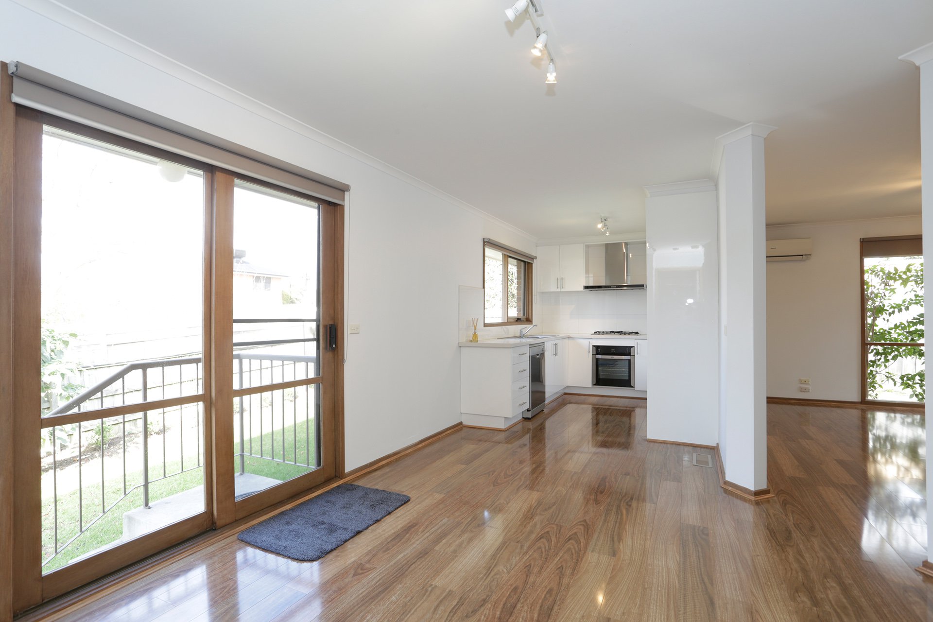 2/23 Koonung Road, Blackburn North image 3