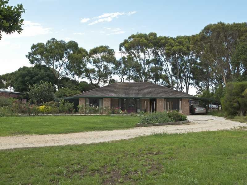 223 Reserve Road, Marshall image 2