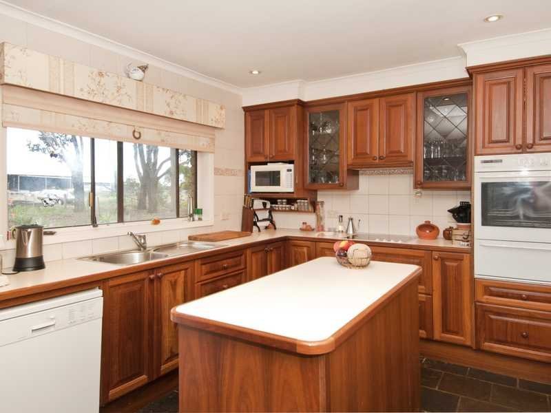 223 Reserve Road, Marshall image 3