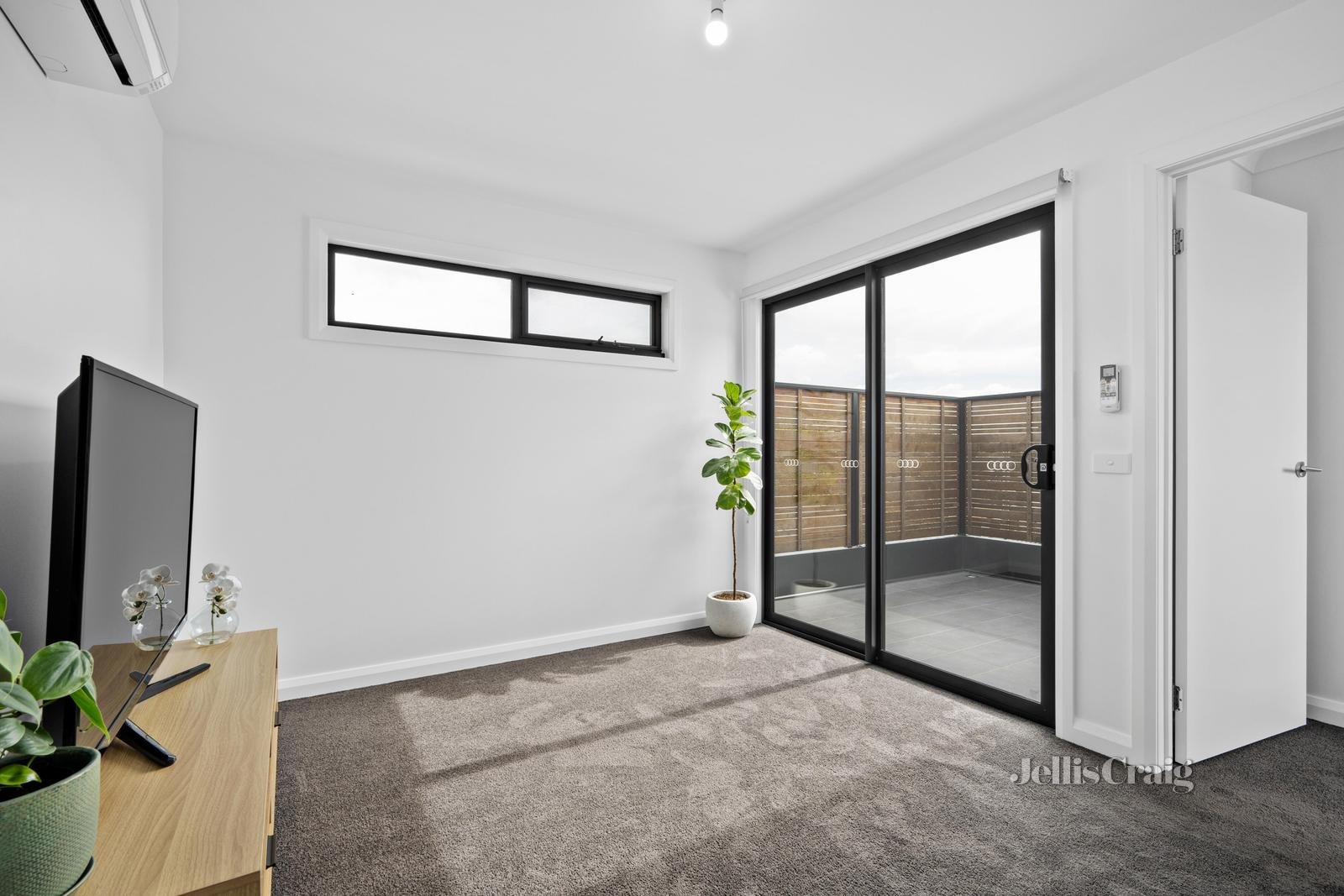 2/23 Rouke Street, Lilydale image 6