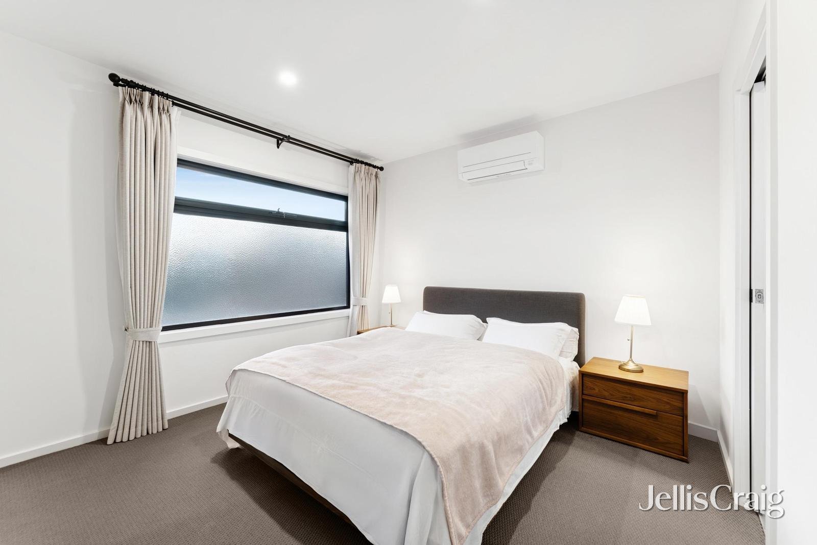 2/23 Thea Grove, Doncaster East image 9