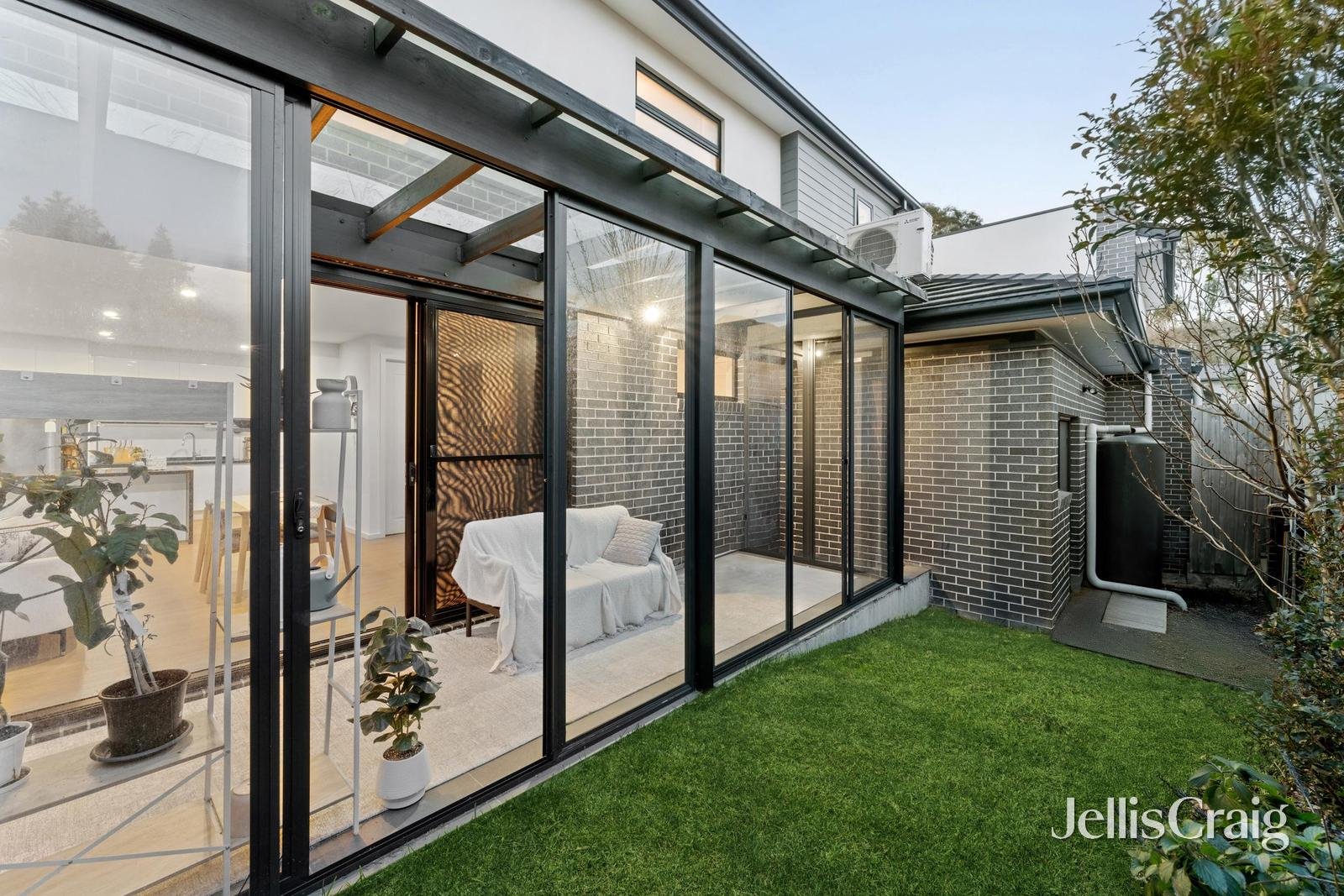 2/23 Thea Grove, Doncaster East image 15