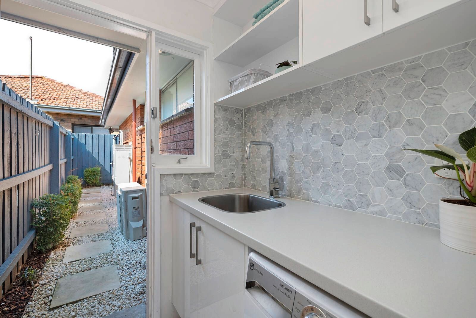 2/23 Wilson Street, Highett image 9