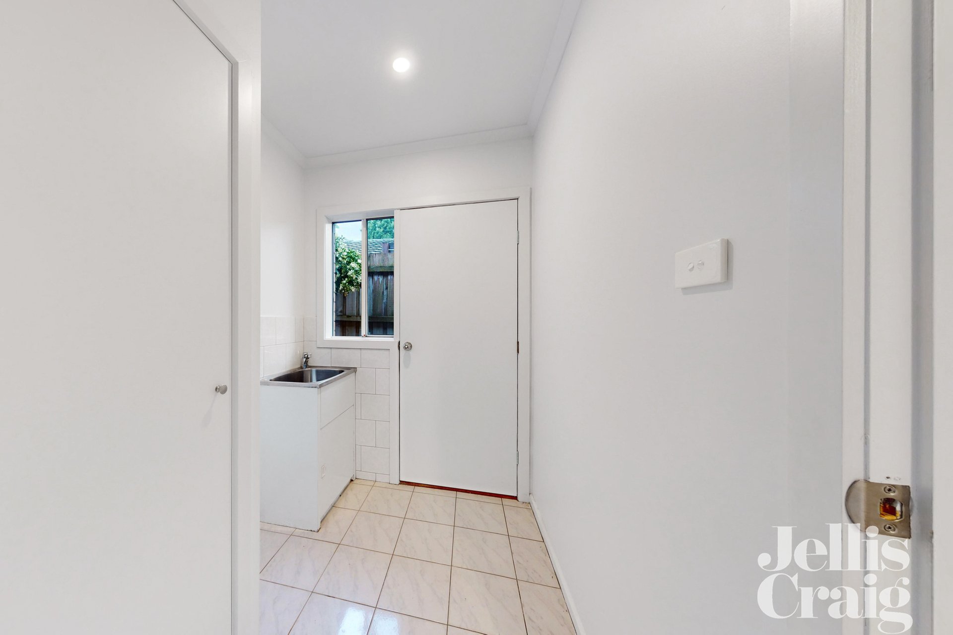 2/23 Yaralla Road, Bentleigh East image 4