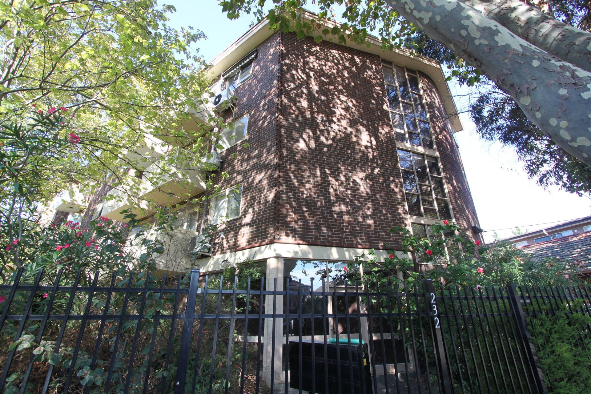 Property Gallery - Main Image