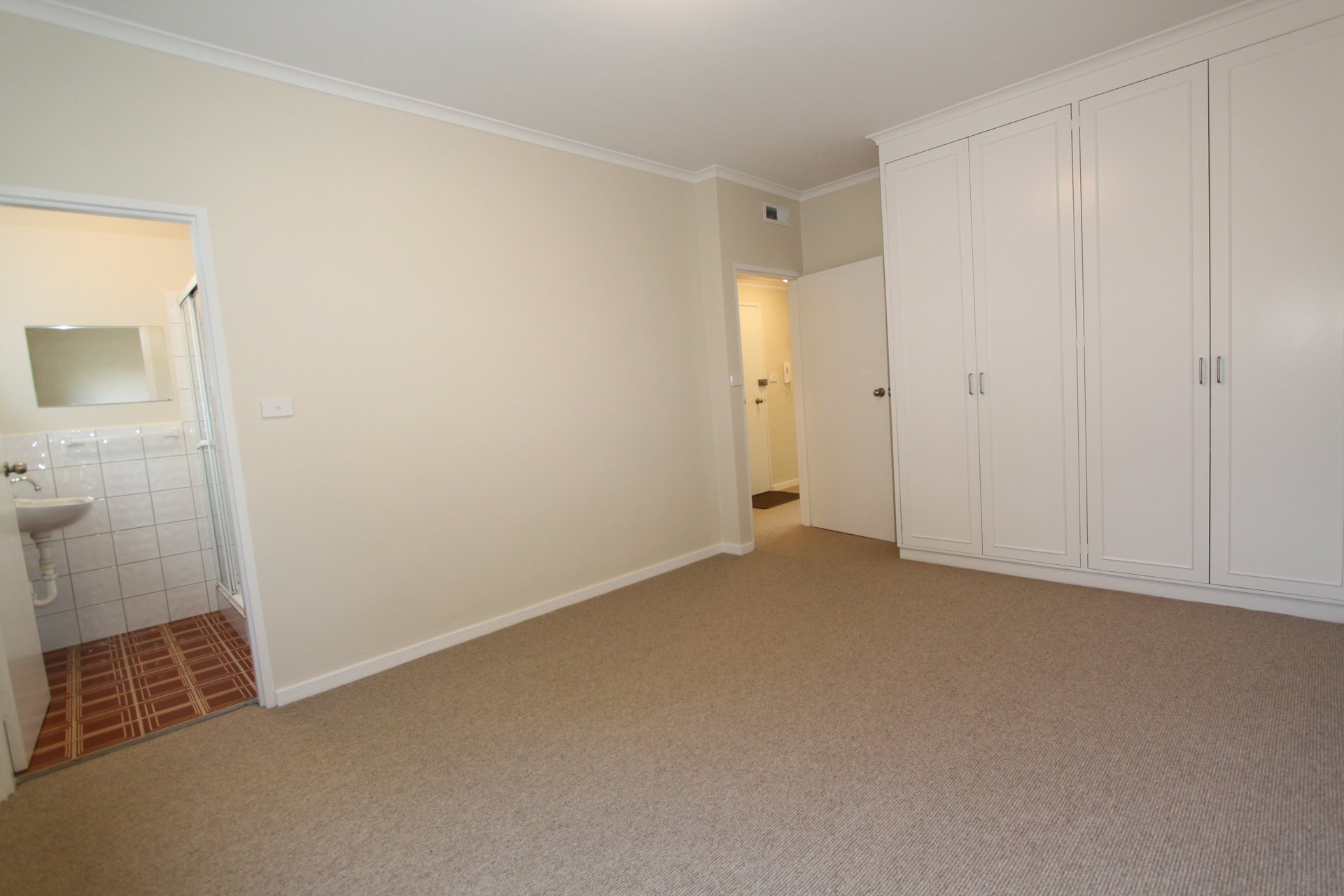 Property Gallery Thumbnail 7