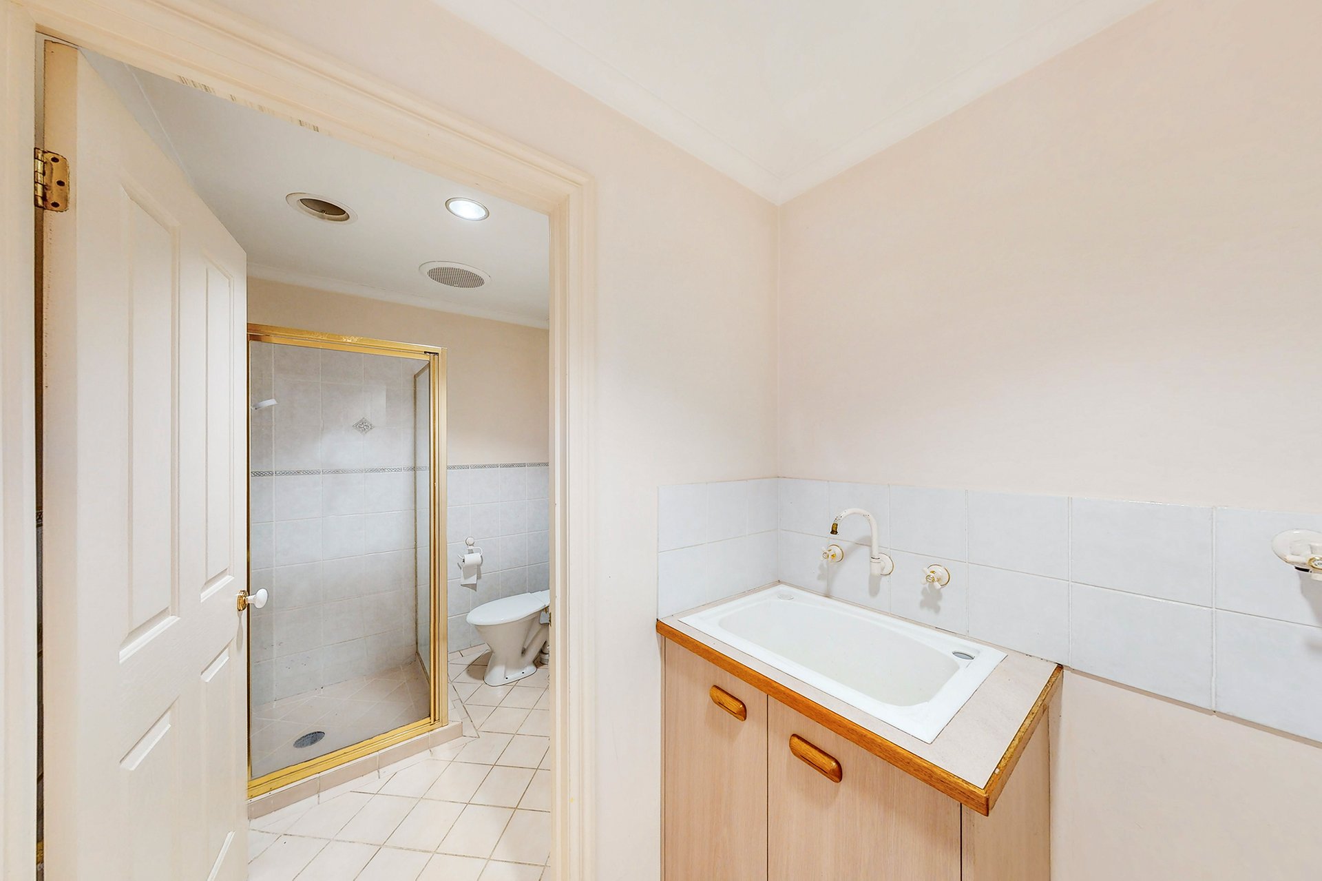 2/234 Cumberland Road, Pascoe Vale image 8